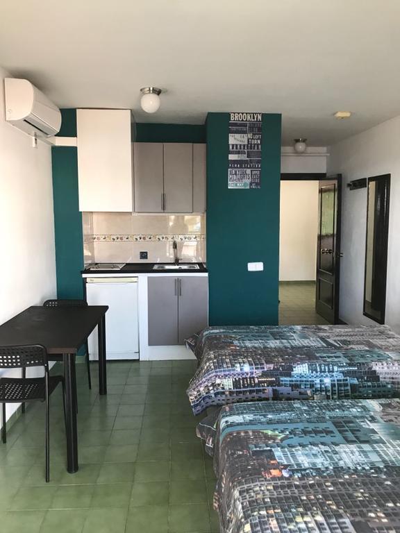 Coconut Apartments - Adults Only Magaluf  Zewnętrze zdjęcie